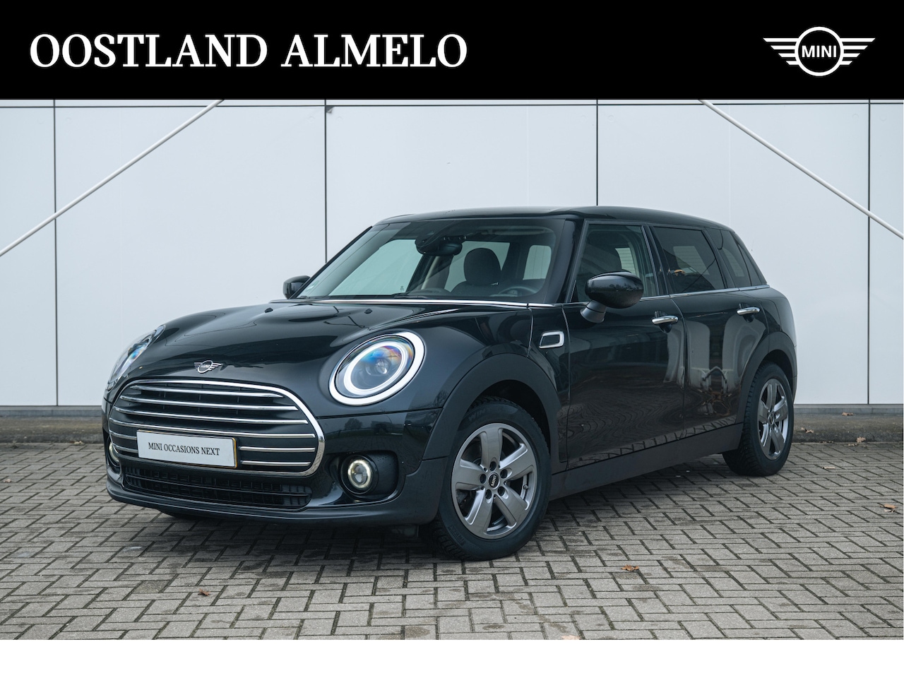 MINI Clubman - Cooper Classic Automaat / Achteruitrijcamera / LED / Comfort Access / Comfortstoelen / Sto - AutoWereld.nl