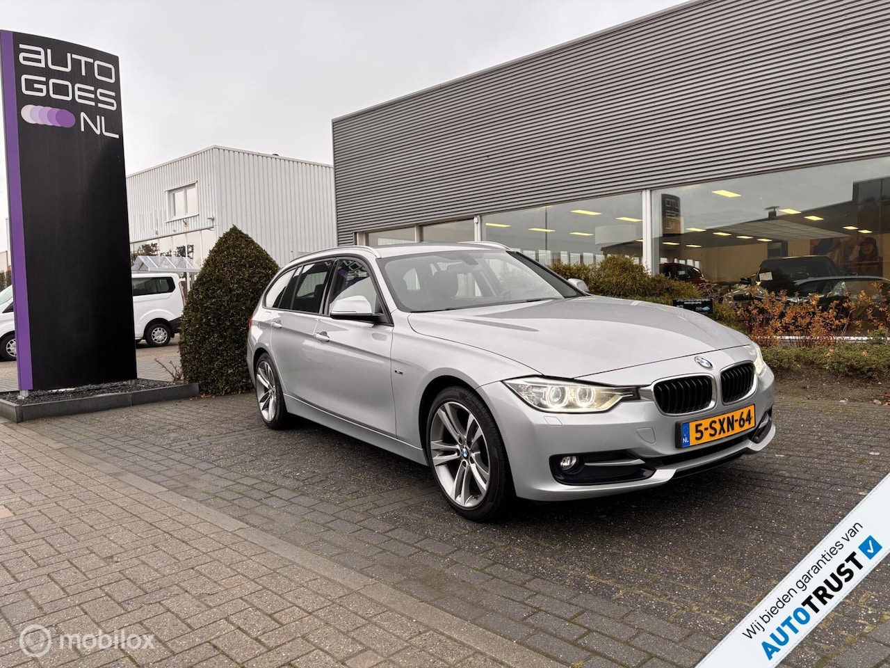 BMW 3-serie Touring - 316i High Executive Sportline Leer - AutoWereld.nl