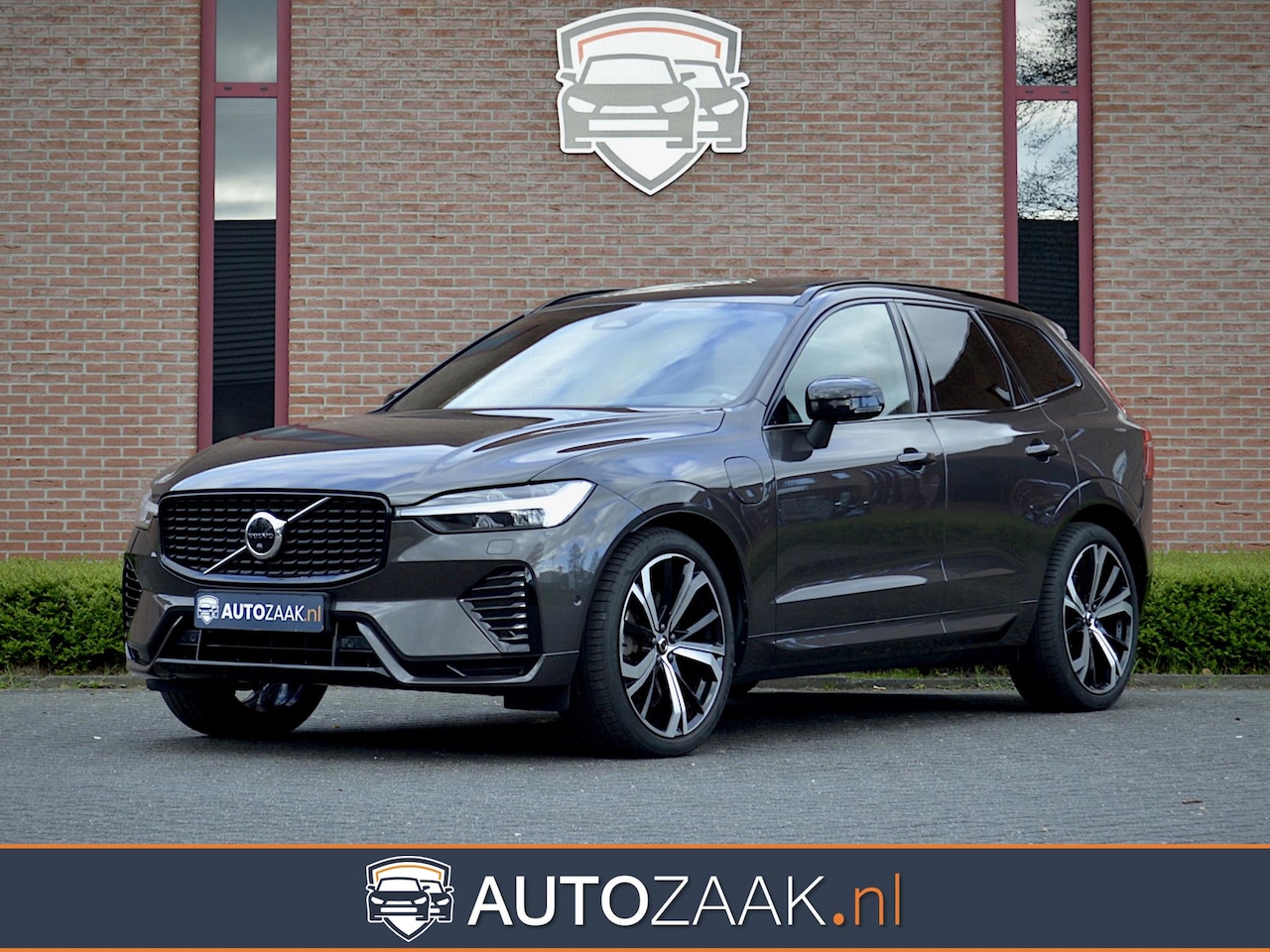 Volvo XC60 - Recharge T8 AWD R-Design 455 pk | Luchtvering - AutoWereld.nl