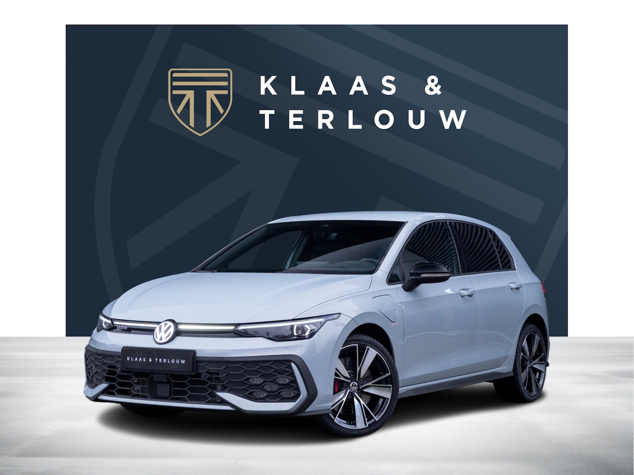 Volkswagen Golf - 8.5 1.5 eHybrid GTE / IQ Light / 3 zone airco / Apple Carplay / Ice Blue Metallic / ACC Cr - AutoWereld.nl