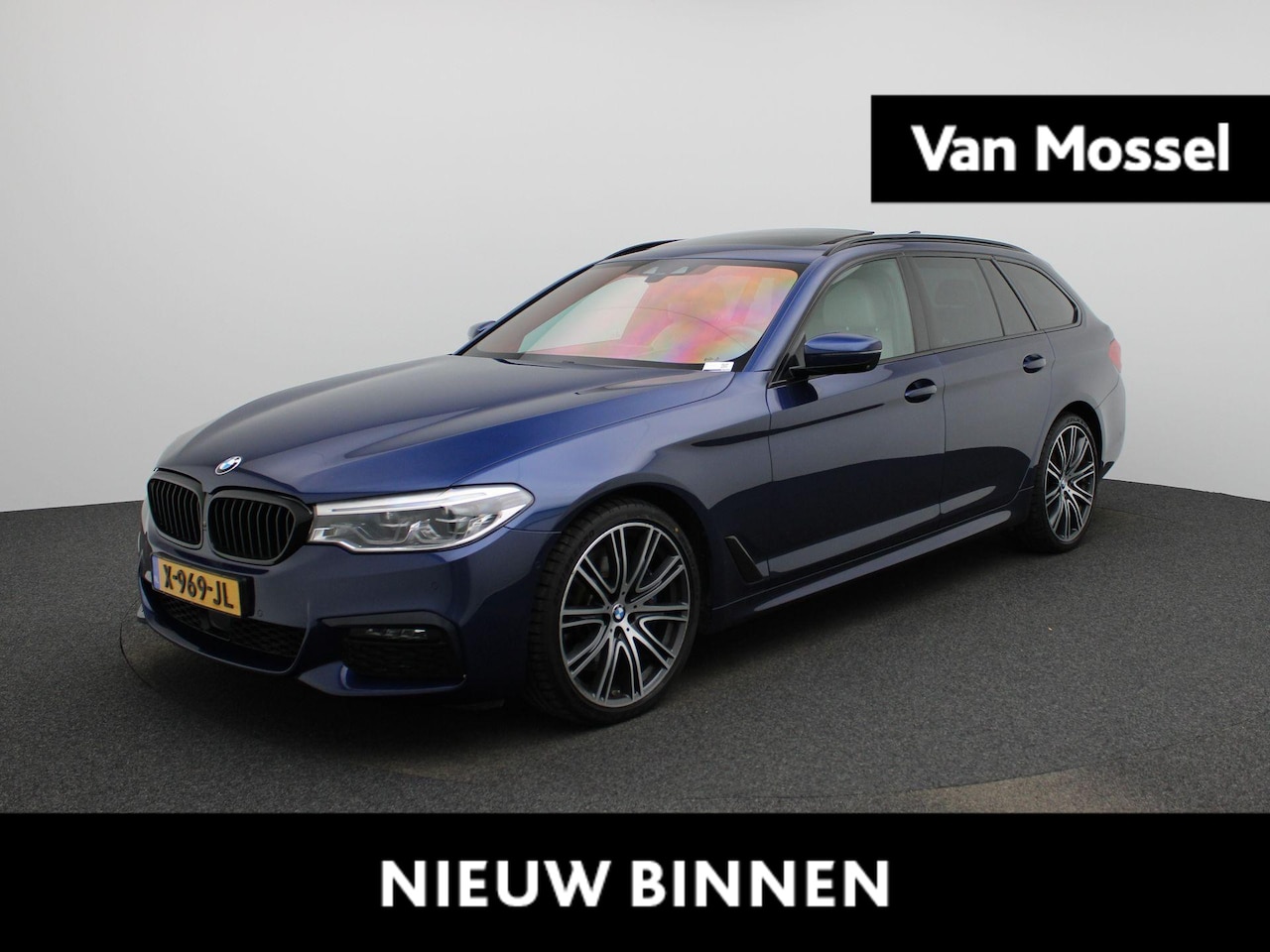 BMW 5-serie Touring - 540i xDrive High Executive | Automaat | Panoramadak | Lederen Bekleding | Stoelverwarming - AutoWereld.nl