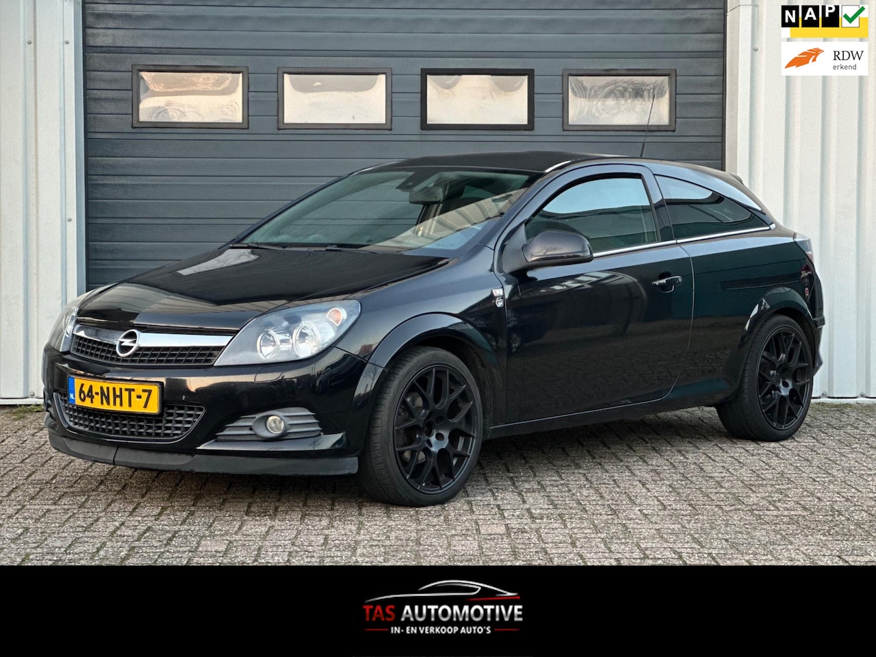 Opel Astra GTC - 1.6 111 years Edition 2e EIG / NAVI / CRUISE - AutoWereld.nl