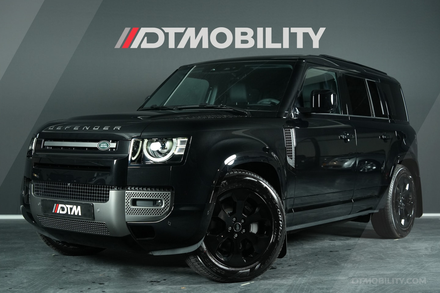 Land Rover Defender 110 - 2.0 P300e 110 X-Dynamic SE | Nieuw | Meridan | Leder - AutoWereld.nl