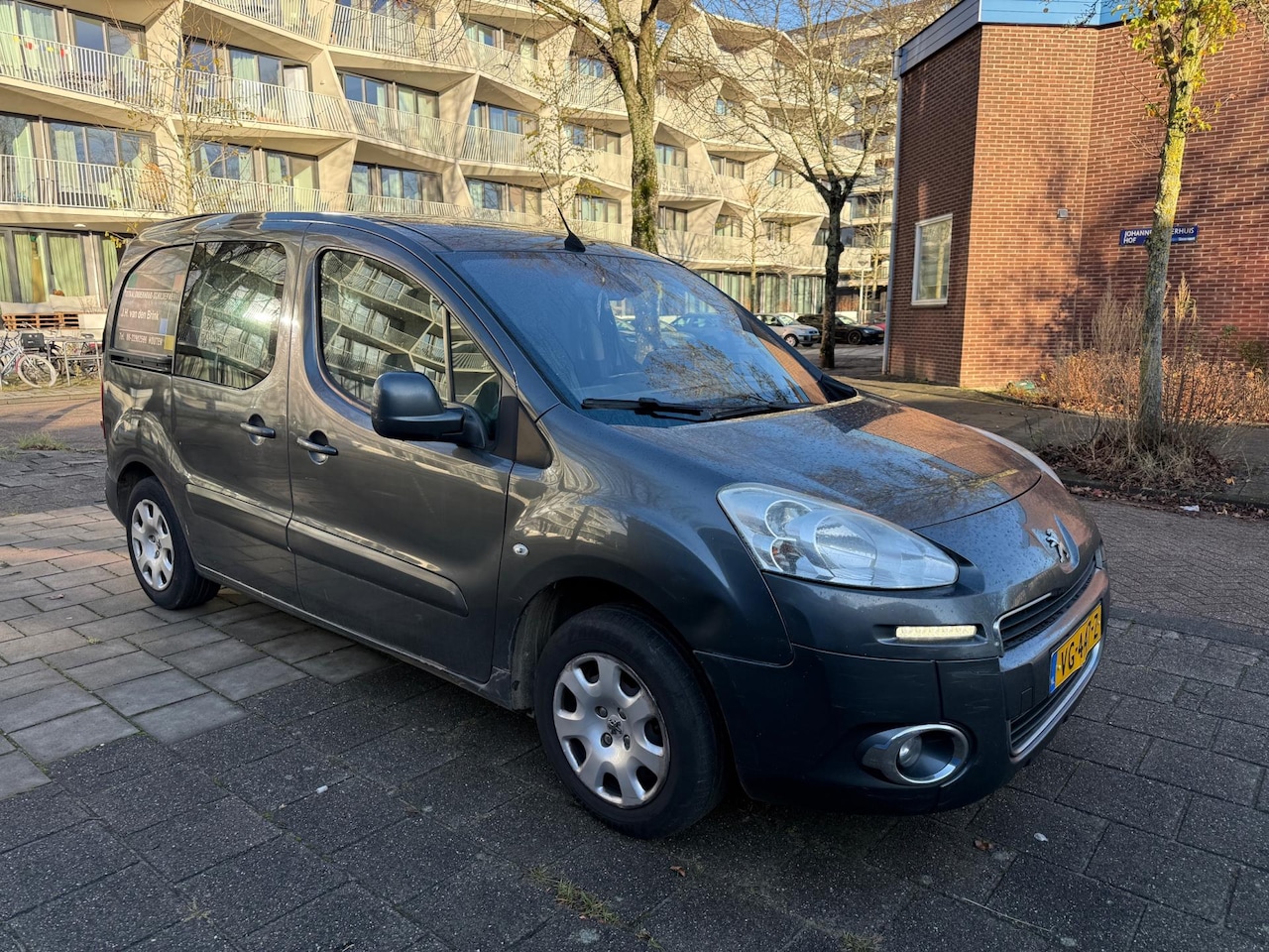 Peugeot Partner - 120 1.6 e-HDI Navteq 2Tronic Automaat 1-Eigenaar - AutoWereld.nl