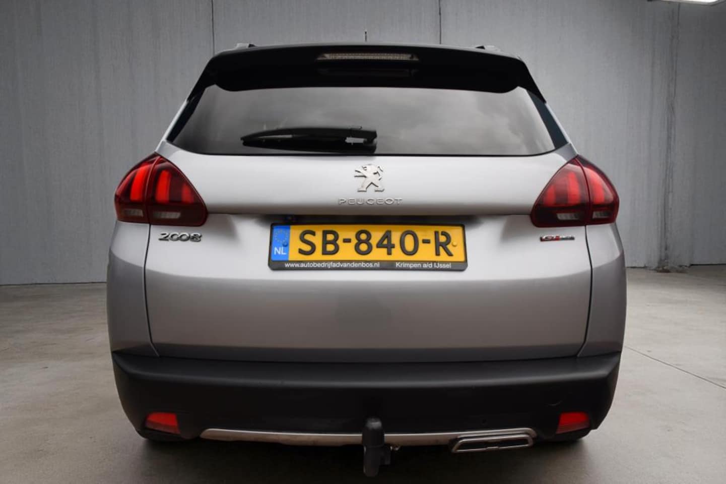 Peugeot 2008 - 1.2 PureTech GT-line, Parkeercamera, Afneembare trekhaak, Half leder, Climate control, NAP