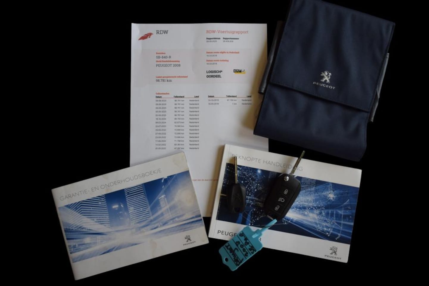 Peugeot 2008 - 1.2 PureTech GT-Line 1.2 PureTech GT-line, Parkeercamera, Afneembare trekhaak, Half leder,Climate control, NAP,