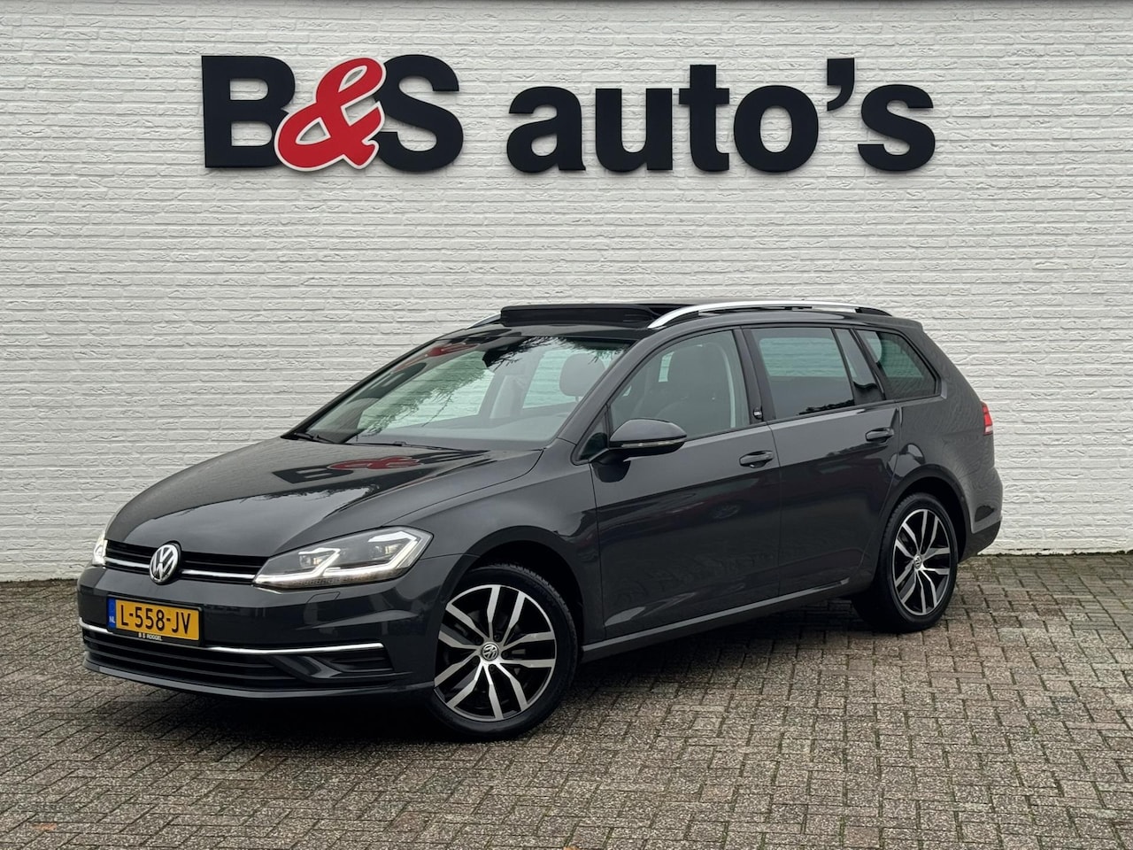 Volkswagen Golf Variant - 1.5 TSI Highline Adaptive cruise Climate control Pano Navi Stoelverwarming Apple / Android - AutoWereld.nl