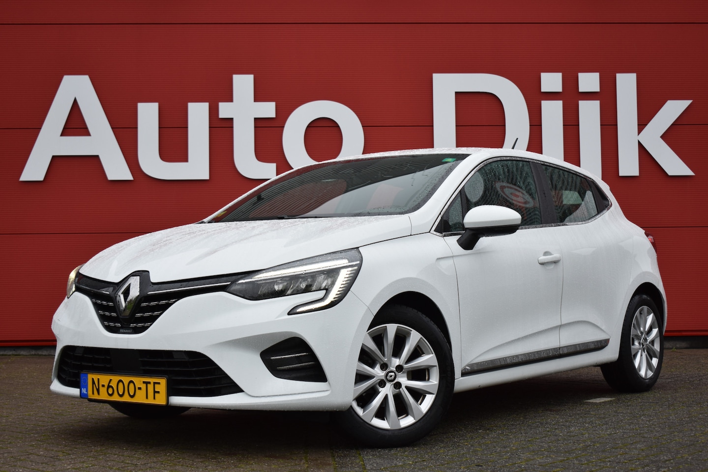 Renault Clio - 1.0 TCe Intens LED | Carplay | Navi | Keyless | Clima | Cruise | DAB | PDC | LMV - AutoWereld.nl