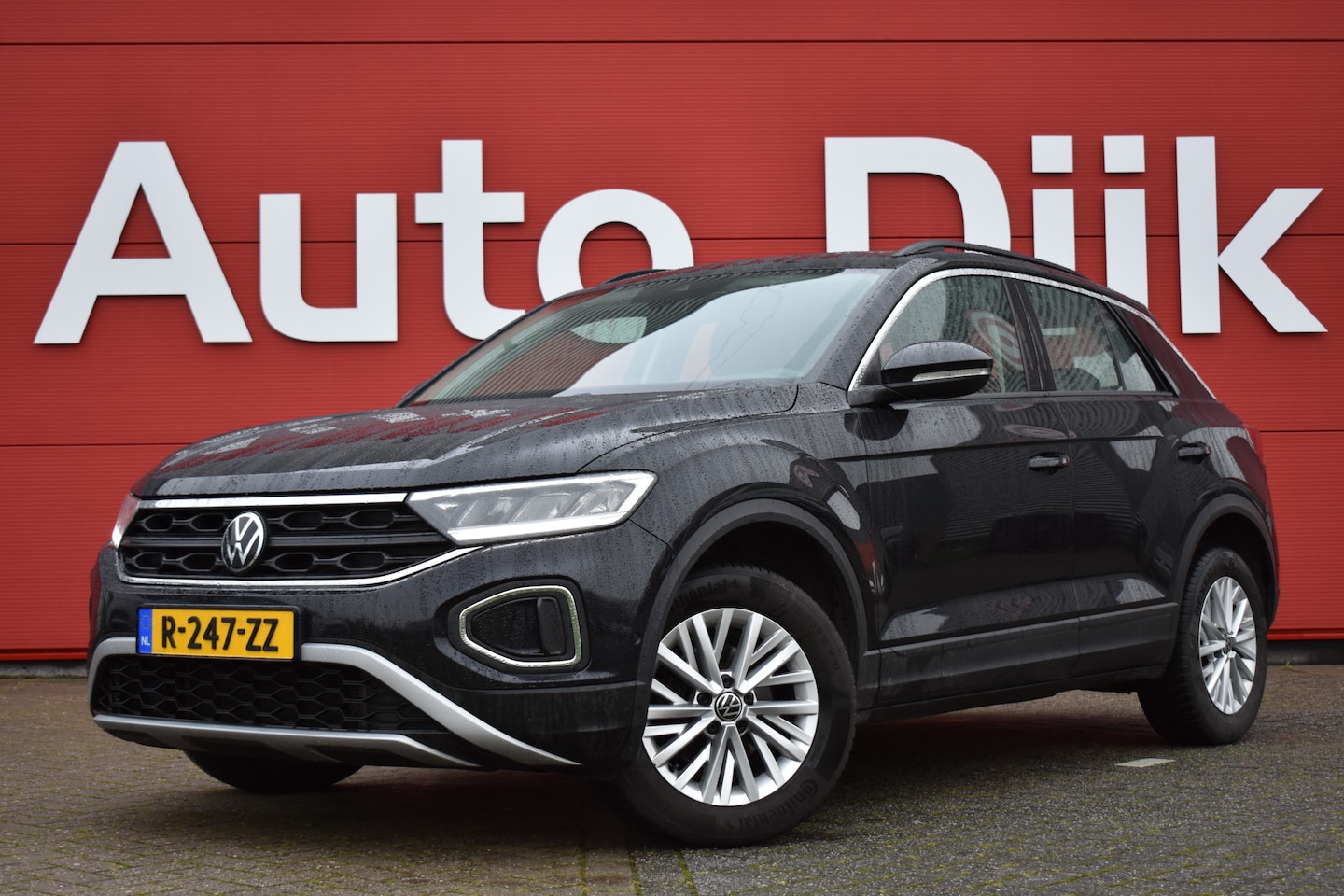 Volkswagen T-Roc - 1.5 TSI Life LED | Virtual Cockpit | Carplay | Trekhaak | Adapt. Cruise | DAB | Navi | Cli - AutoWereld.nl