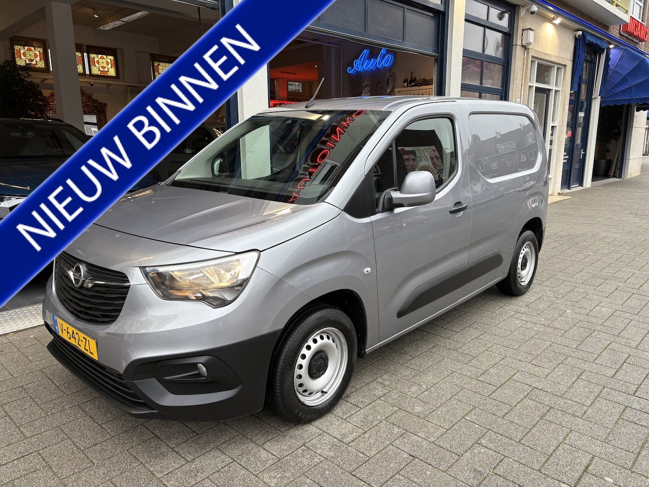 Opel Combo - 1.6D L1H1 Edition NAVI/CARPLAY/AIRCO - AutoWereld.nl