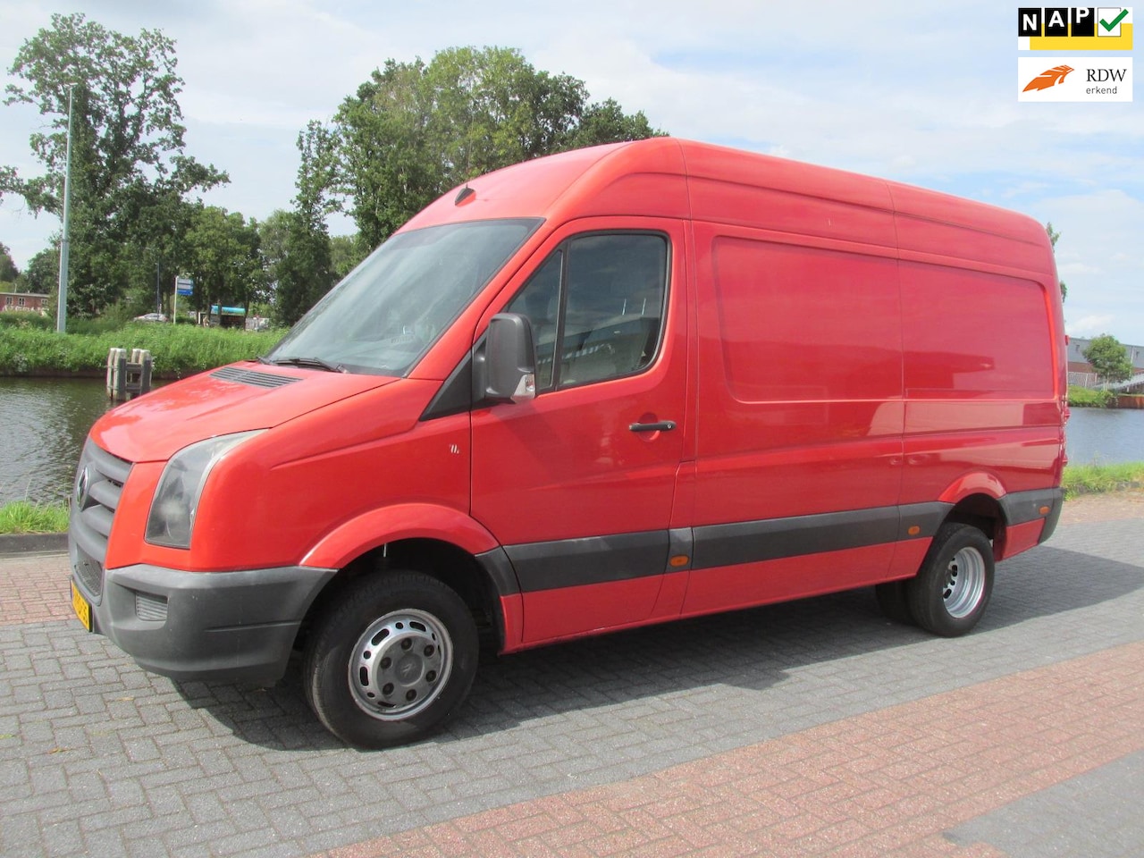 Volkswagen Crafter - 2.5 TDI L2H2 dubbellucht airco trekhaak 3500 kg - AutoWereld.nl