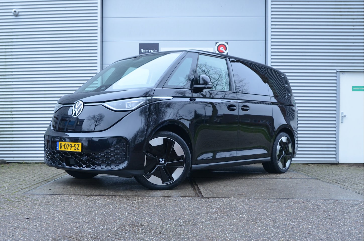 Volkswagen ID. Buzz - Pro 8 Intro 77kWh Trekhaak, 21" Alu, 5-zits, elektrische schuifdeuren - AutoWereld.nl