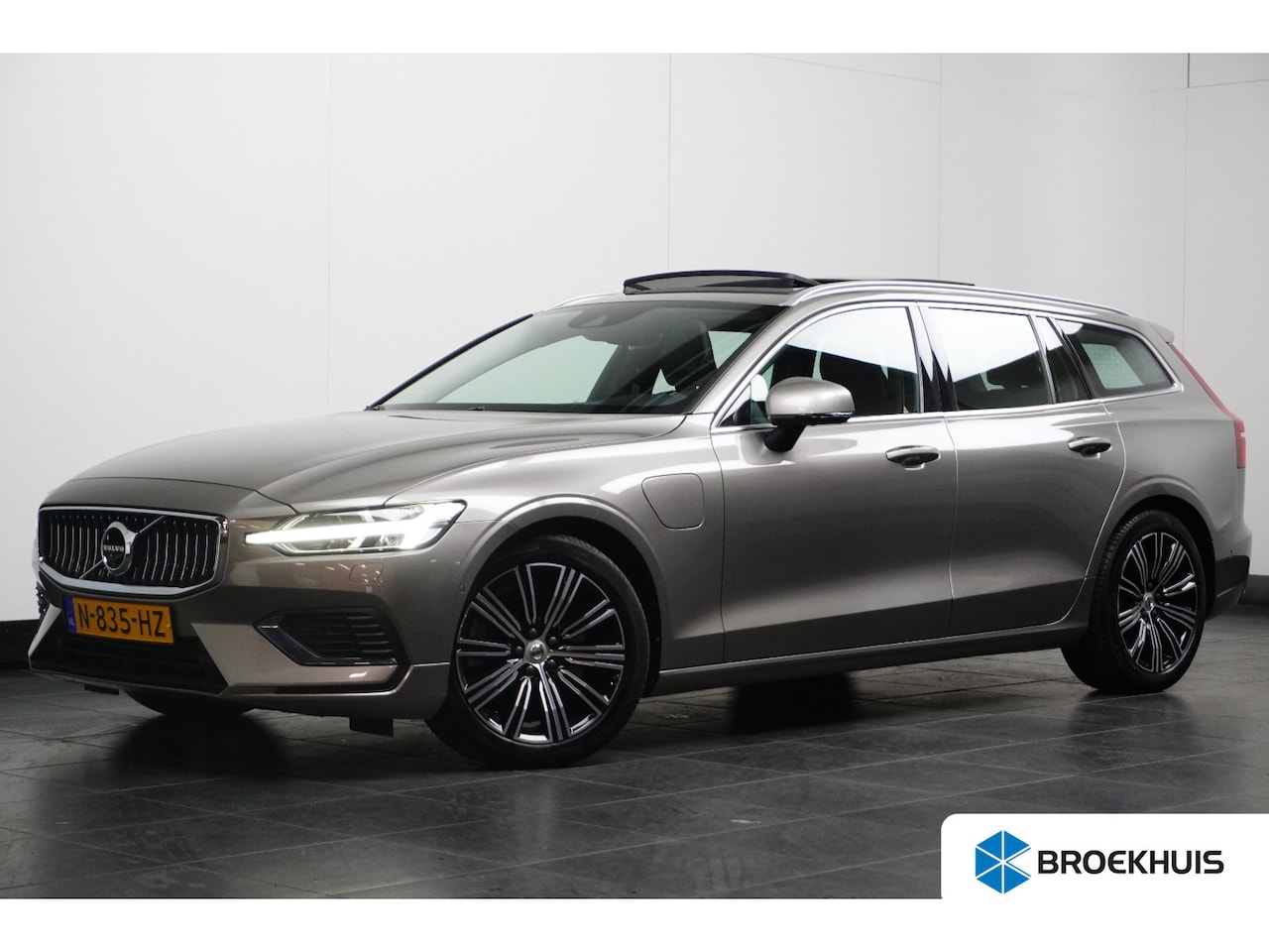 Volvo V60 - 2.0 T6 Recharge AWD Inscription | Pano | 360 CAM | Memory | Stoel vent. | H.K. Audio | Sea - AutoWereld.nl
