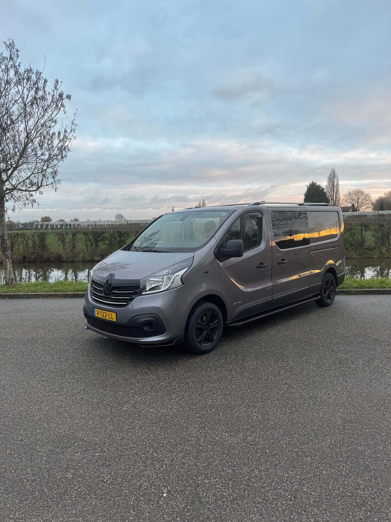 Renault Trafic - 1.6 dCi T29 L2H1 DC Formula Edition Grey Energy - AutoWereld.nl