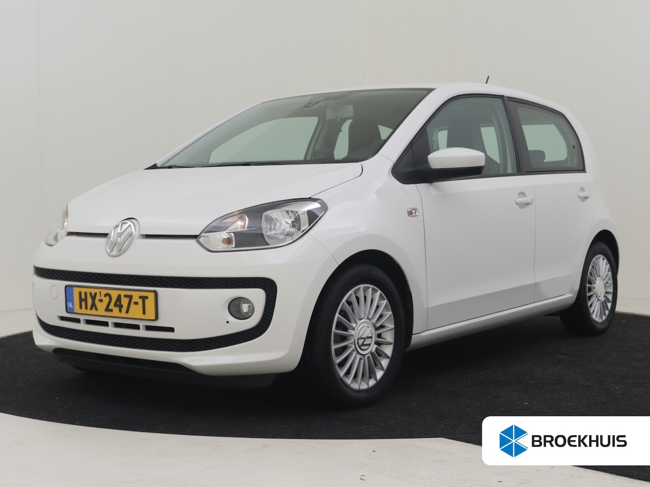 Volkswagen Up! - 1.0 high BlueMotion 60pk | Navigatie | Parkeersensoren achter | Cruise control | Airco | F - AutoWereld.nl