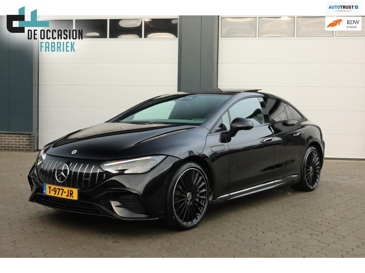 Mercedes-Benz EQE - 300 AMG Line 89 kWh Luchtvering Pano Memory Burmester Carplay - AutoWereld.nl