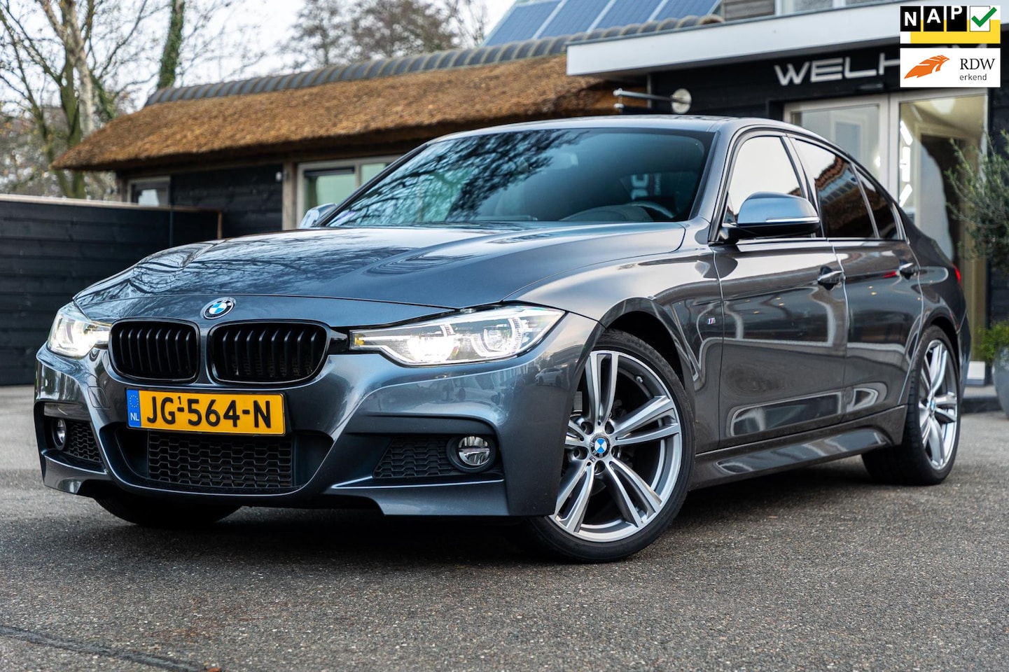 BMW 3-serie - 318i M Sport Automaat I 19 Inch I Led I Sportstoelen I Navi breed I NL Auto I NAP I Dealer - AutoWereld.nl