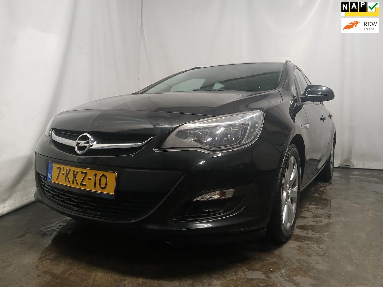 Opel Astra Sports Tourer - 1.7 CDTi Business + - Rechts Achter Schade - AutoWereld.nl