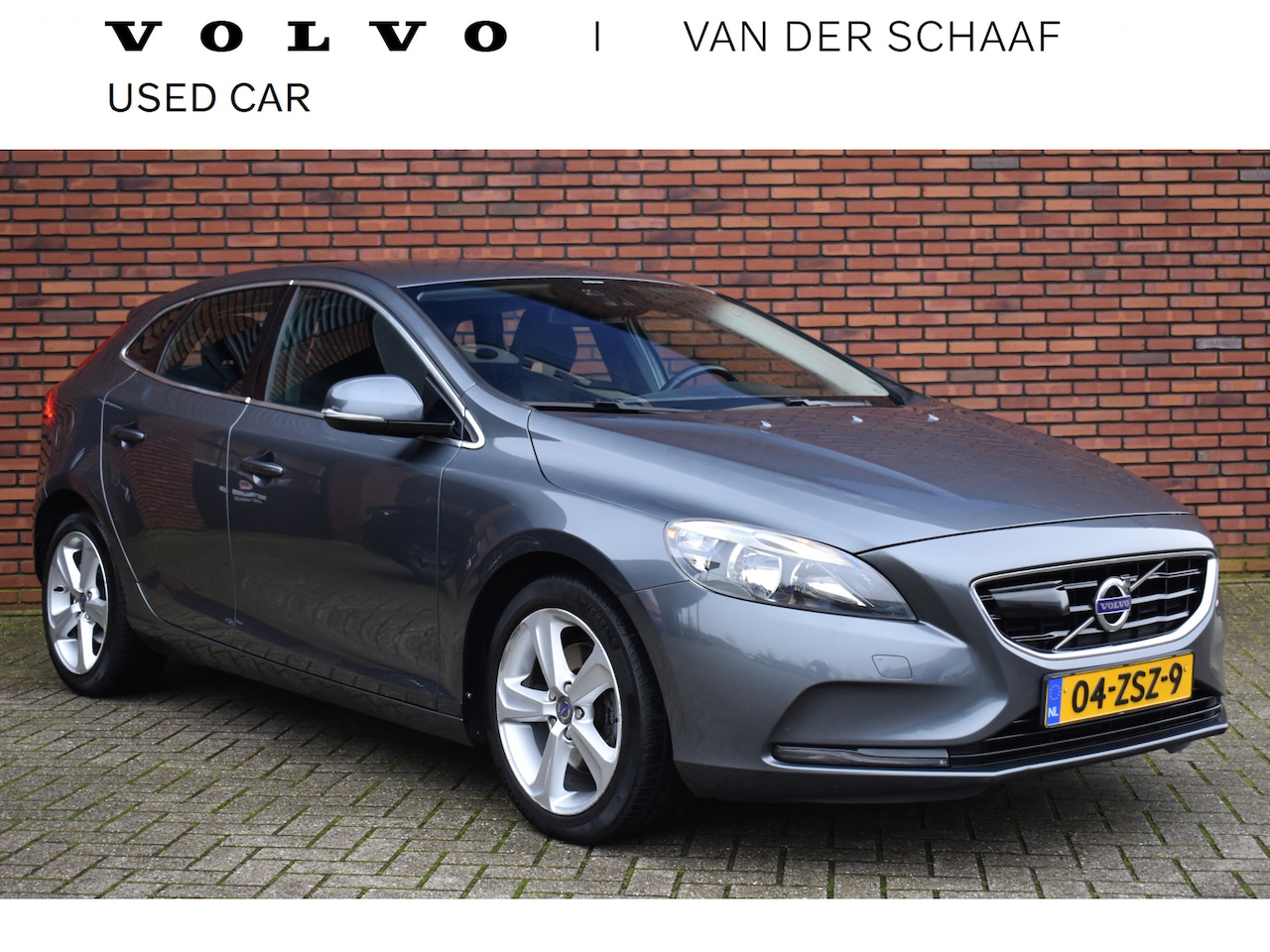 Volvo V40 - T3 150PK Momentum | Adaptieve Cruise Control | Trekhaak | 17'' | - AutoWereld.nl