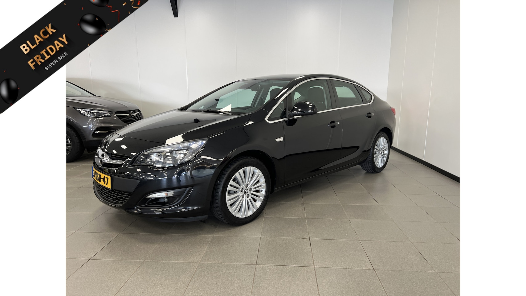 Opel Astra - 1.4 T 140PK / SEDAN UITV. / COSMO / NAVI / BOVAG / - AutoWereld.nl