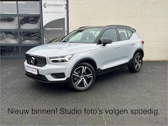 Volvo XC40 - 2.0 B4 AWD R-Design | Cruise control | 360 camera | Metallic | Apple carplay |