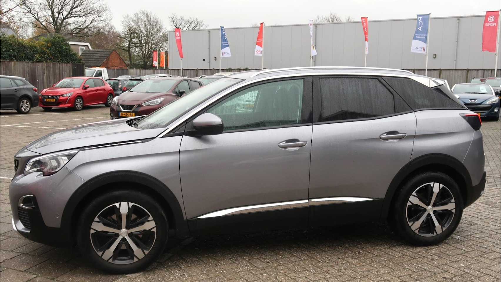 Peugeot 3008 - 130 Pk Benzine * AUTOMAAT * Luxe Allure * JNL-24-R * Navigatie * Trekhaak * Open Schuifdak - AutoWereld.nl