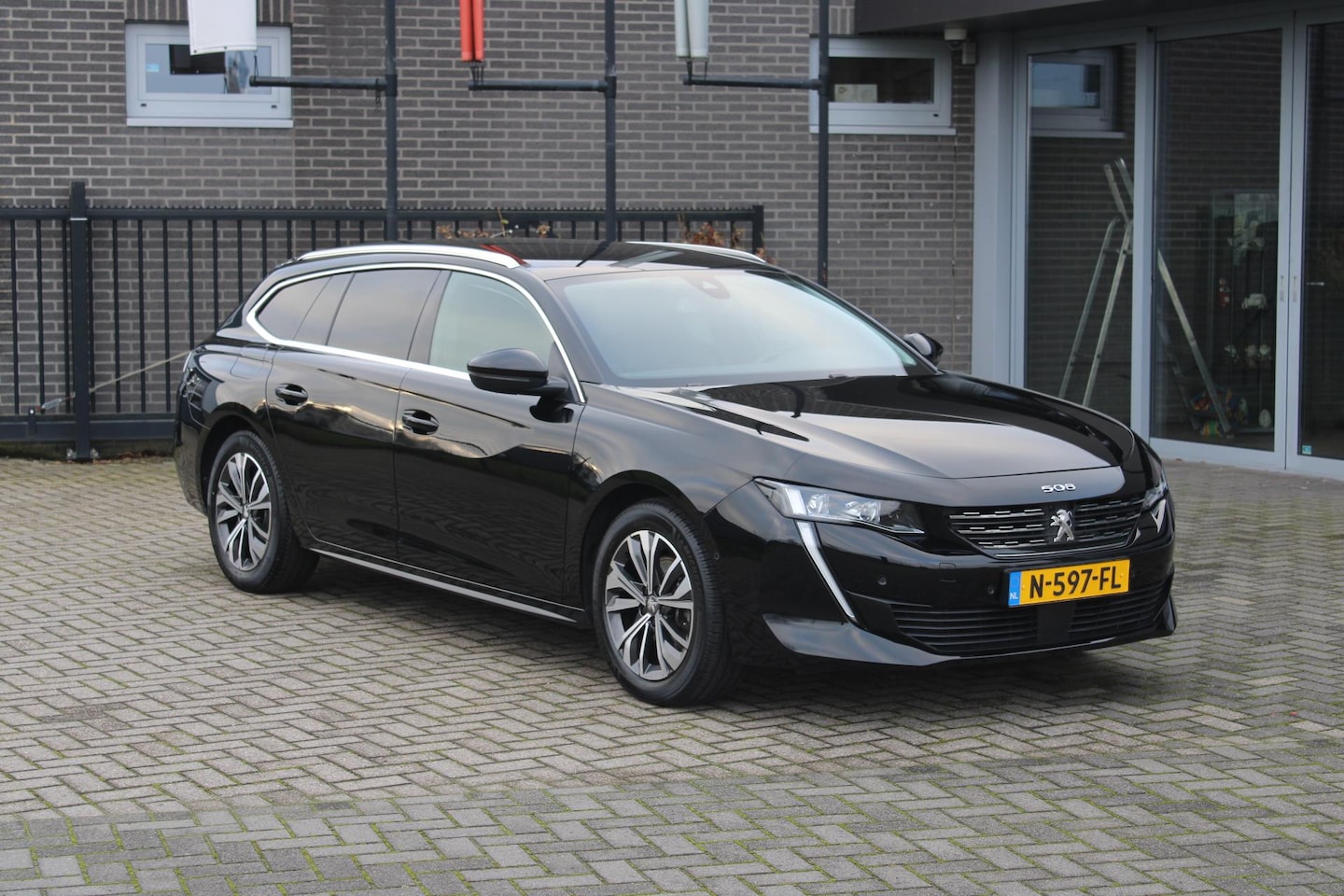 Peugeot 508 SW - 1.2 PureTech Blue Lease Allure Adaptive Cruise/NL Auto/Camera - AutoWereld.nl