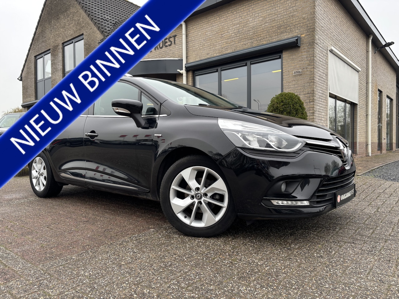 Renault Clio Estate - 0.9 TCe Limited Trekhaak / Navigatie / Parkeersensors - AutoWereld.nl