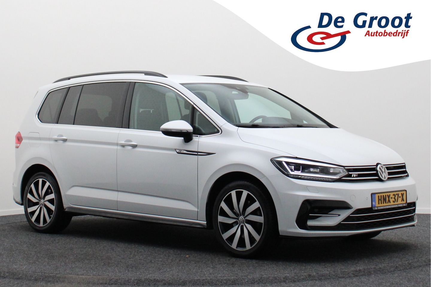 Volkswagen Touran - 1.4 TSI DSG Highline Edition R-Line 7p Climate, ACC, Stuur/Stoel Verwarming, Apple Carplay - AutoWereld.nl
