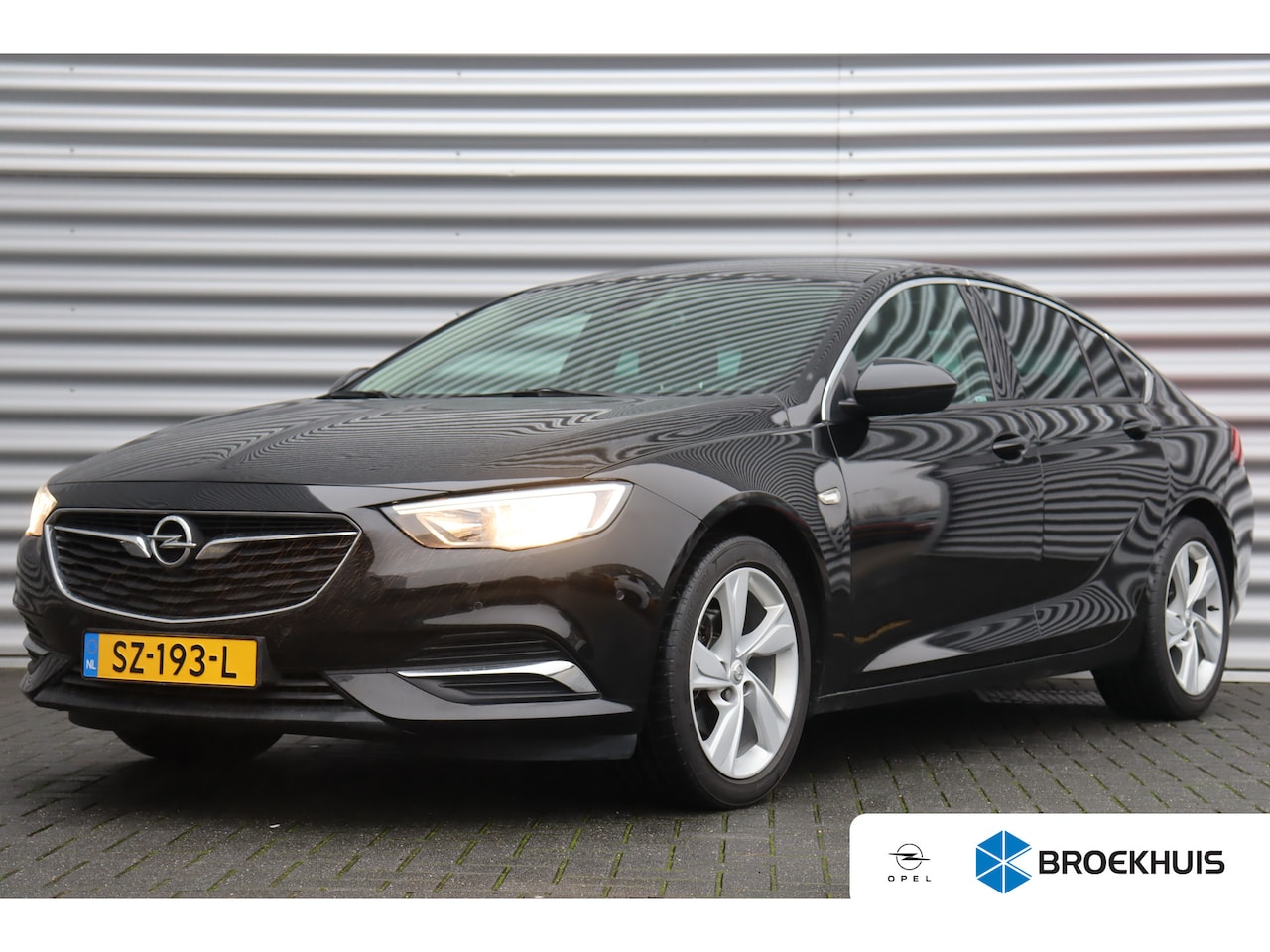 Opel Insignia Grand Sport - 1.5 TURBO 165PK INNOVATION+ / NAVI / LEDER / CLIMA / LED / PDC / AGR / 18" LMV / KEYLESS / - AutoWereld.nl