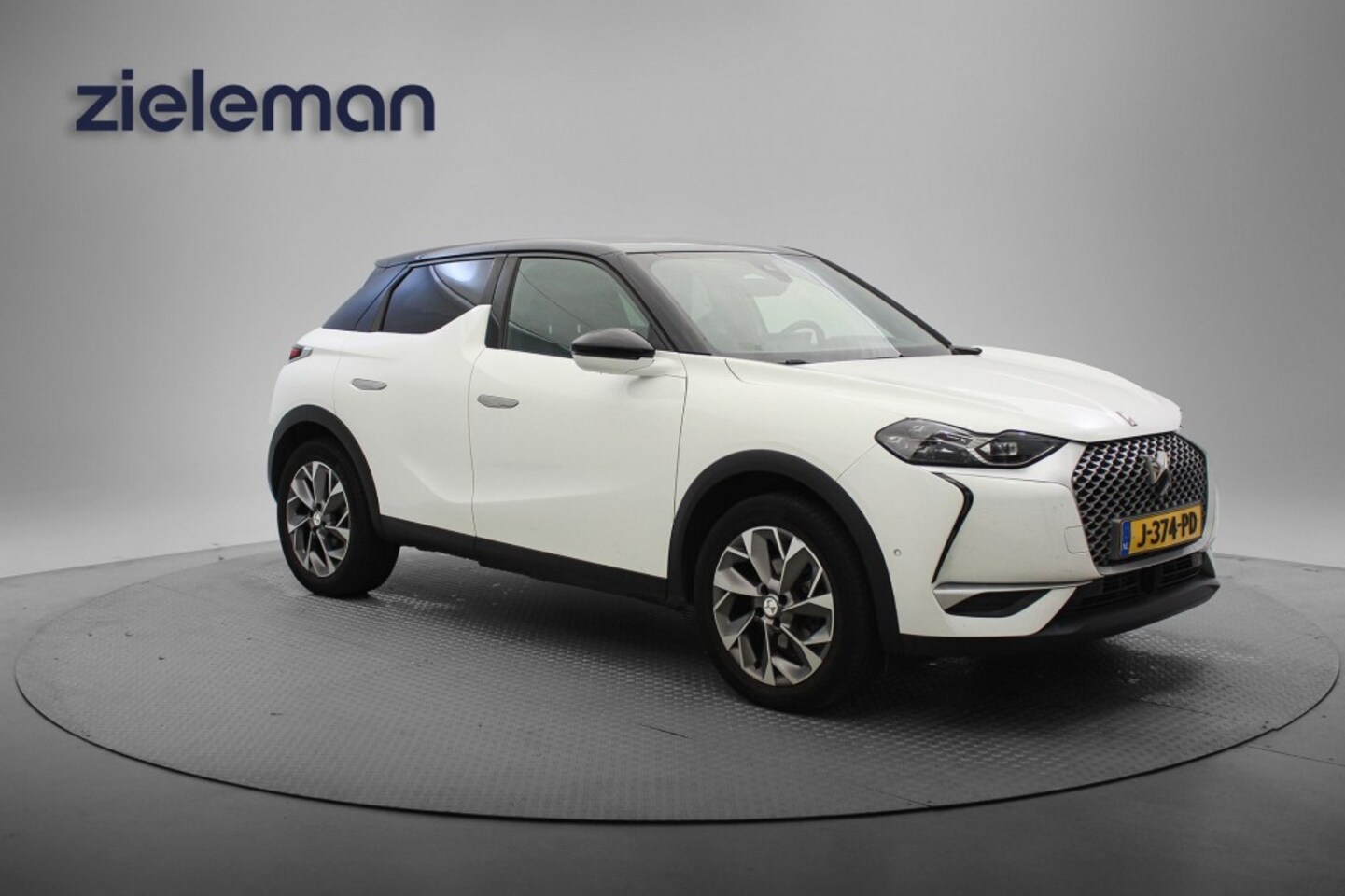 DS 3 Crossback - E-Tense Grand Chic 50 kWh - Carplay, Navi, Camera, Leer, SOH 90,8% - AutoWereld.nl