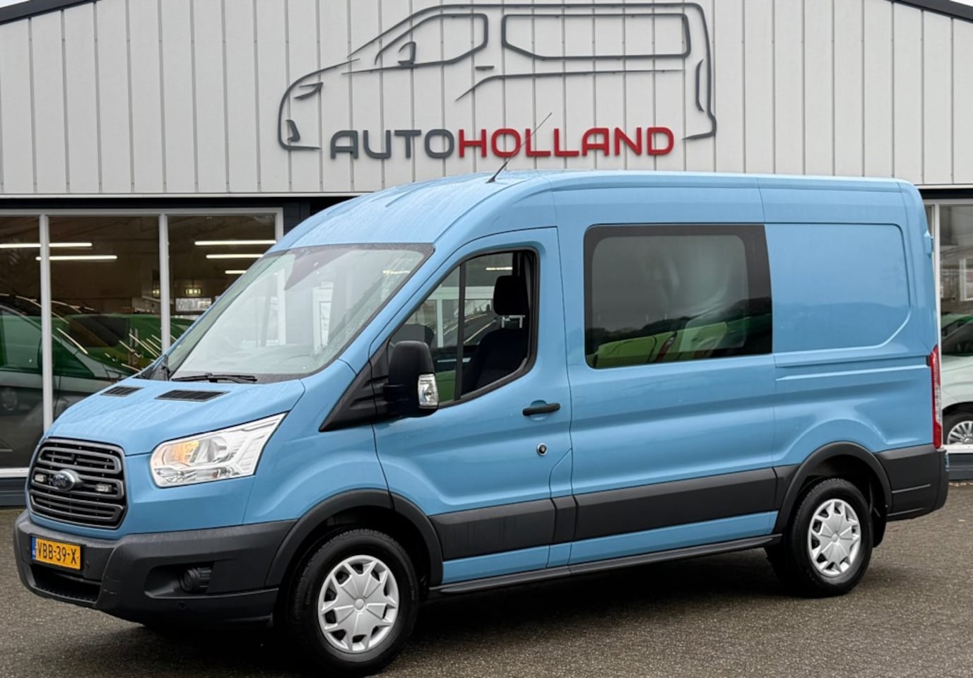 Ford Transit - 2.0 TDCI 96KW 131PK DC DUBBELE CABINE EURO 6 AIRCO/ NAVIGATIE/ CRUISE CONTROL/ CAMERA/ 100 - AutoWereld.nl