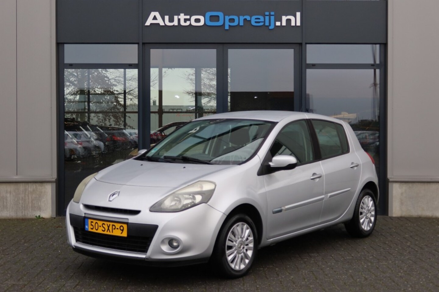 Renault Clio - 1.2 Collection 5drs. Airco, Cruise, PDC, 64.000km NAP - AutoWereld.nl