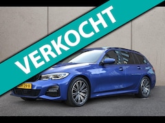 BMW 3-serie Touring - 318i M-Sport Automaat | Panoramadak | Carbon Interieur | Laser Koplampen