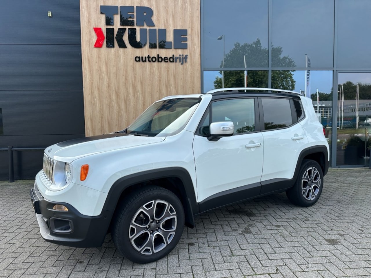 Jeep Renegade - 2.0 MultiJet Limited 4x4 / Van / vol! - AutoWereld.nl