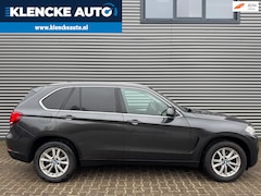 BMW X5 - XDrive30d 6-cilinder 259PK Leer AWD 4x4 Xenon Trekhaak GRIJS KENTEKEN 18inch Stoelverwarmi
