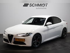 Alfa Romeo Giulia - 2.0T Super Automaat | Bi-Xenon | Carbon | Stoel/Stuurverwarming