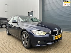 BMW 3-serie Touring - 320i Executive AUT NAVI XENON 2013