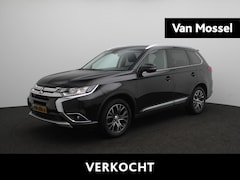 Mitsubishi Outlander - 2.0 Connect Pro Aut. | Eerste Eigenaar | Trekhaak | LED | Stoel & Stuur Verwarming | Camer