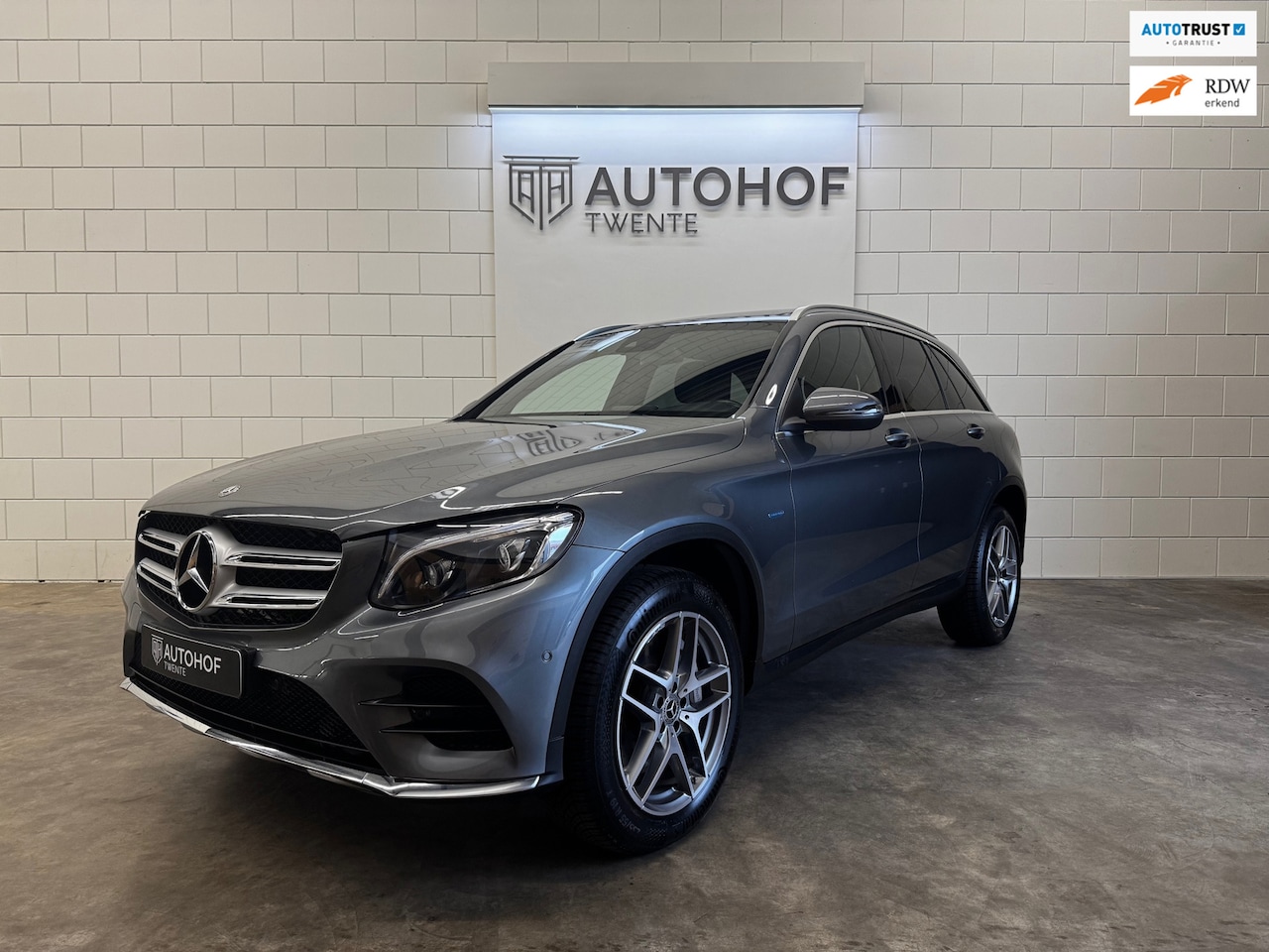 Mercedes-Benz GLC-klasse - 350e 4MATIC AMG Premium Plus 320 PK PHEV |PANO|CAMERA|DEALER OH|GARANTIE - AutoWereld.nl