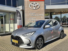 Toyota Yaris - 1.5 Hybrid STYLE BLIND SPOT KEYLESS STOELVERW PARK-SENSOREN APPLE/ANDROID PRIVACY GLASS AL
