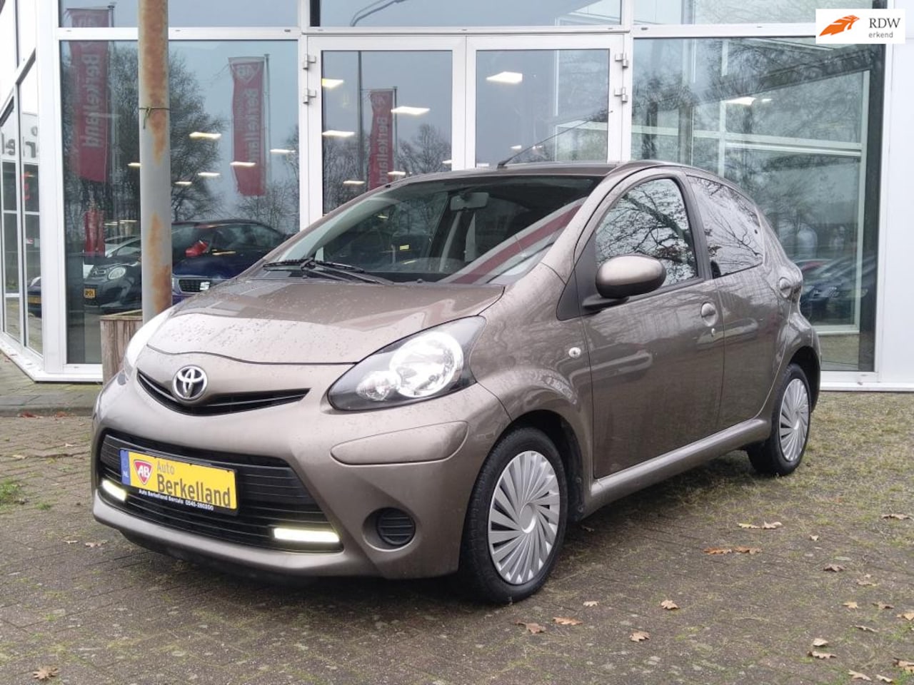Toyota Aygo - 1.0 VVT-i Comfort 1.0 VVT-i Comfort - AutoWereld.nl