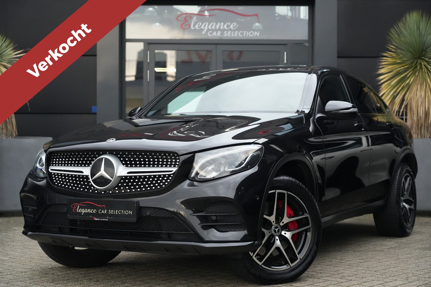 Mercedes-Benz GLC-klasse Coupé - 350e 4MATIC Edition 1 320pk Panoramadak/Camera/Trekhaak - AutoWereld.nl