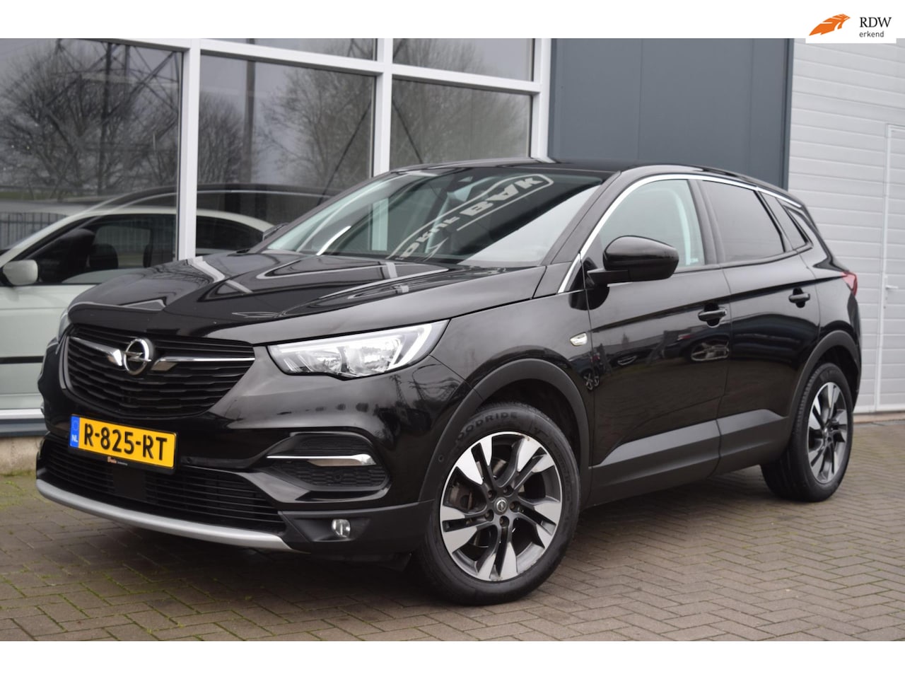 Opel Grandland X - 1.2 Turbo Innovation | Apple Carplay | Keyless | APK 11-2026 - AutoWereld.nl