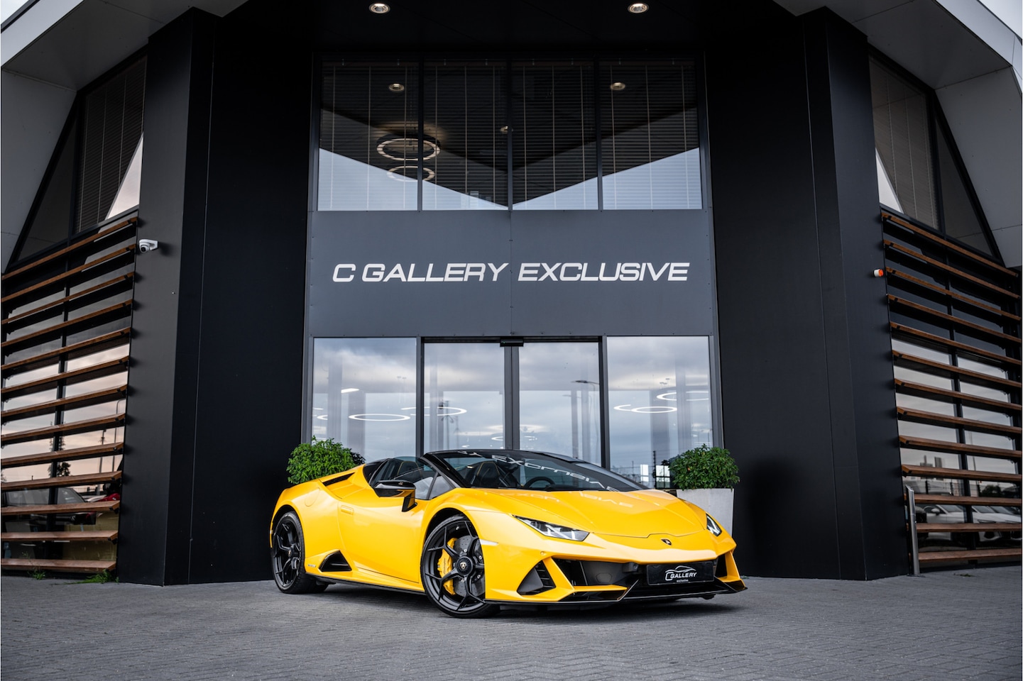 Lamborghini Huracán Evo Spyder - 5.2 V10 - Giallo Inti | Dealer O.H. | Lift | Sensonum - AutoWereld.nl