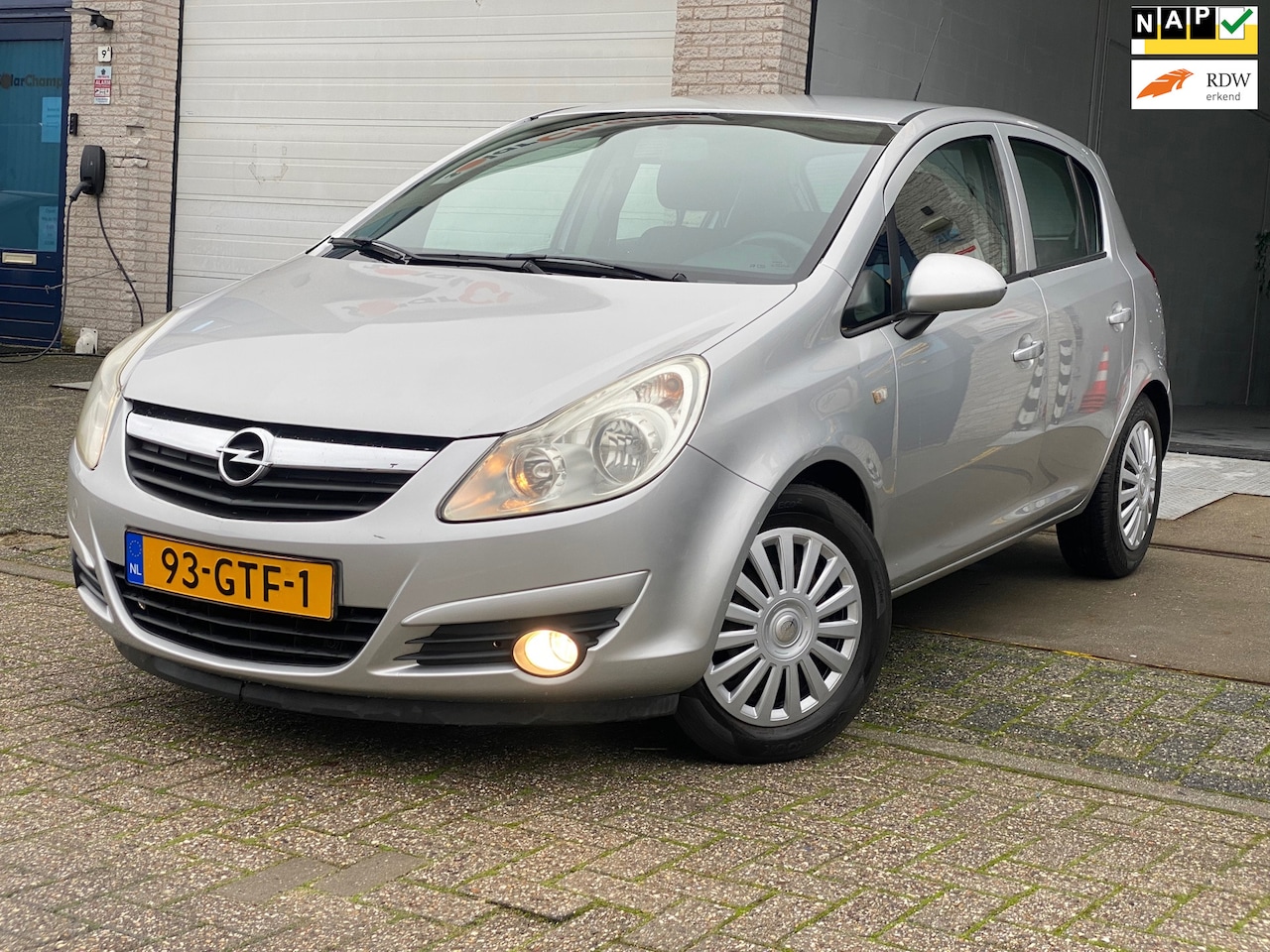 Opel Corsa - 1.2-16V Enjoy/5drs/nap/2e EIG/ dealeronderhouden/ 1jaar apk/ airco/Cruisecontrol/ zeer net - AutoWereld.nl