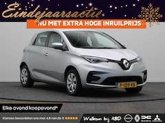 Renault Zoe - R135 Zen 52 kWh | Koopaccu l Navigatie l Climate control l Dealer onderhouden |