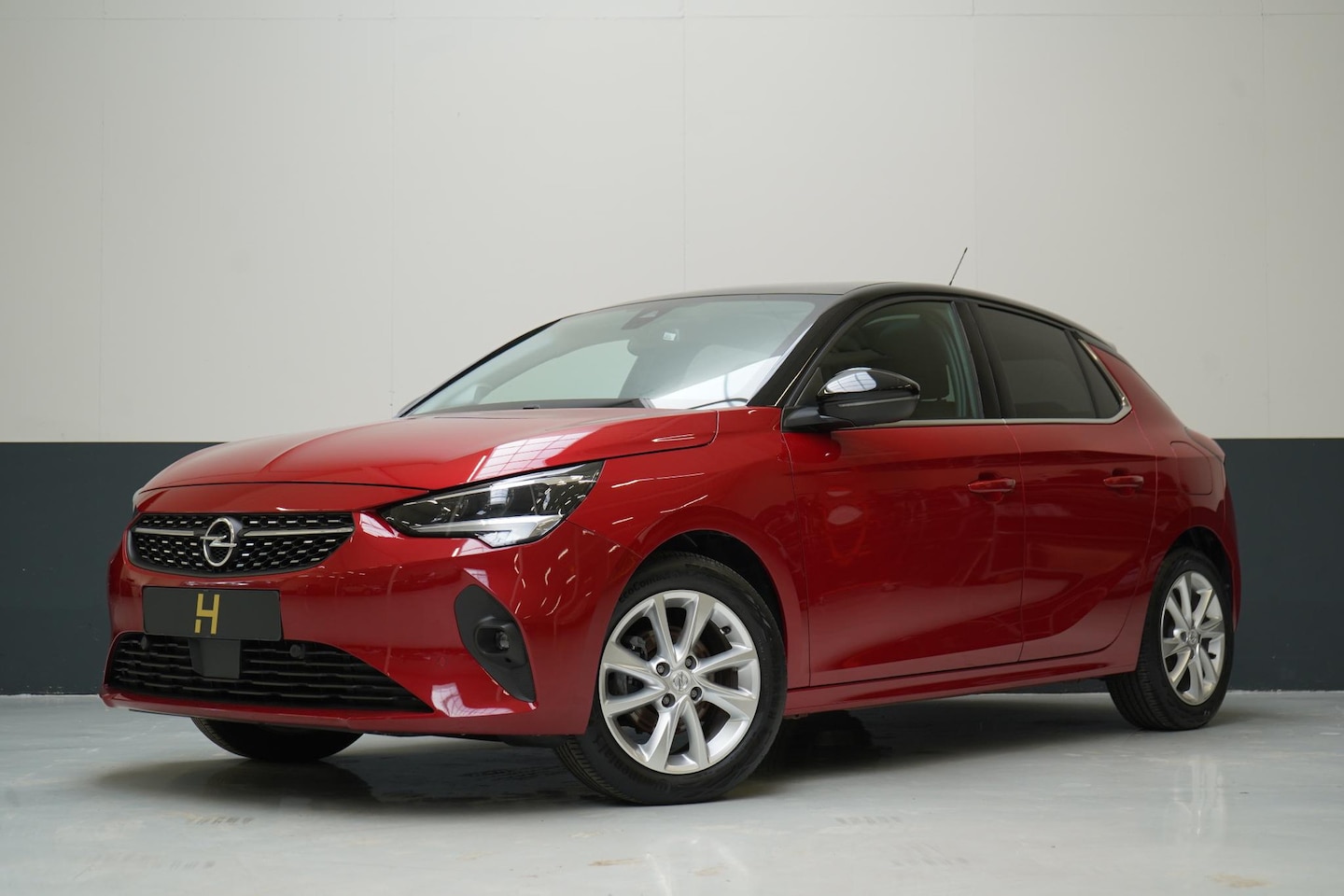 Opel Corsa - 1.2 Elegance | Panoramadak | Climate control | Camera | Cruise control | Two-Tone | Stoelv - AutoWereld.nl