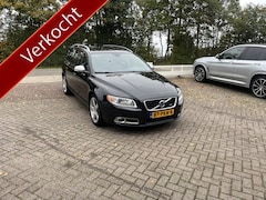 Volvo V70 - 2.0T R-Edition TREKHAAK AUTOMAAT LEER STOELVERWARMING NAVI