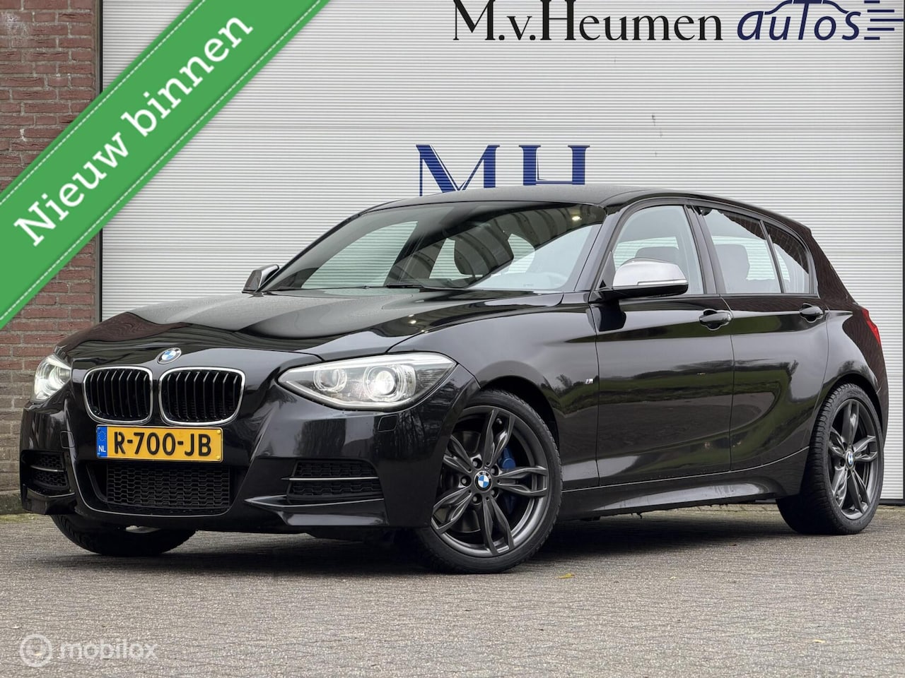 BMW 1-serie - M135i xDrive 320PK Harman Kardon LED Climate Super Nette Auto - AutoWereld.nl